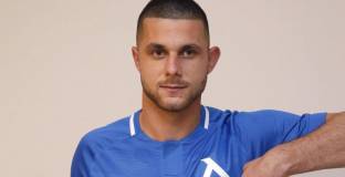 Деян Лозев преподписа с Левски